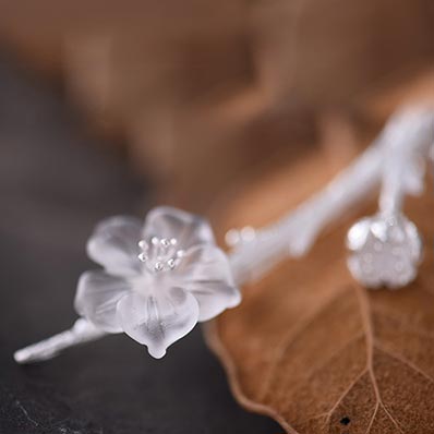 White Quartz Flower Silver Brooch gifts girl