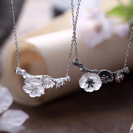 White Quartz cute silver Pendant Necklace