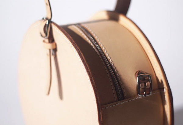 Women's Leather Circle Crossbody Bag Round Purse for Women Details